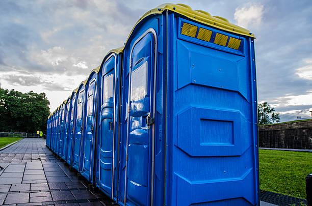 Best Construction site porta potty rental  in Versailles, MO